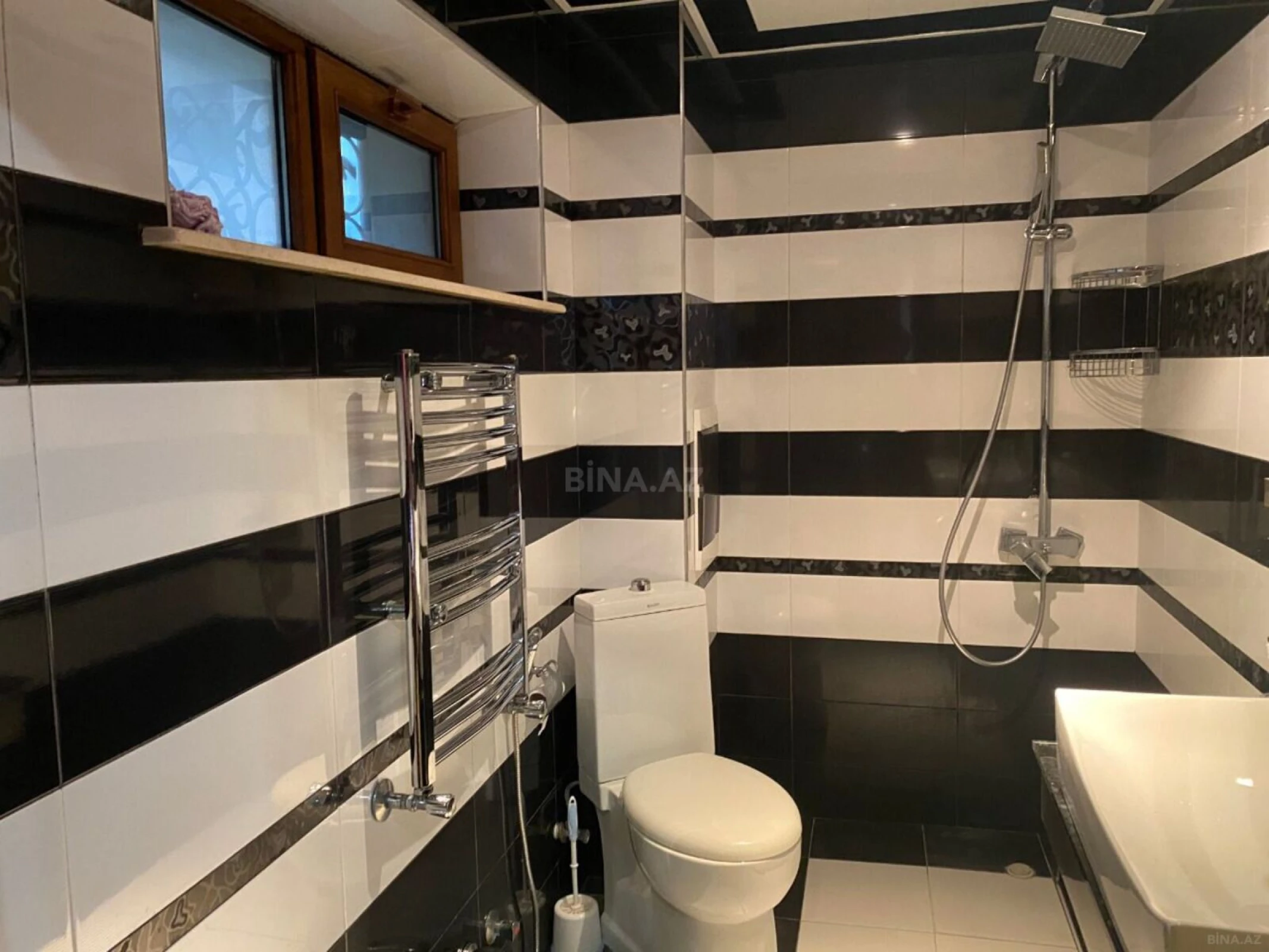 Kirayə verilir 9 otaqlı həyət evi 450 m²