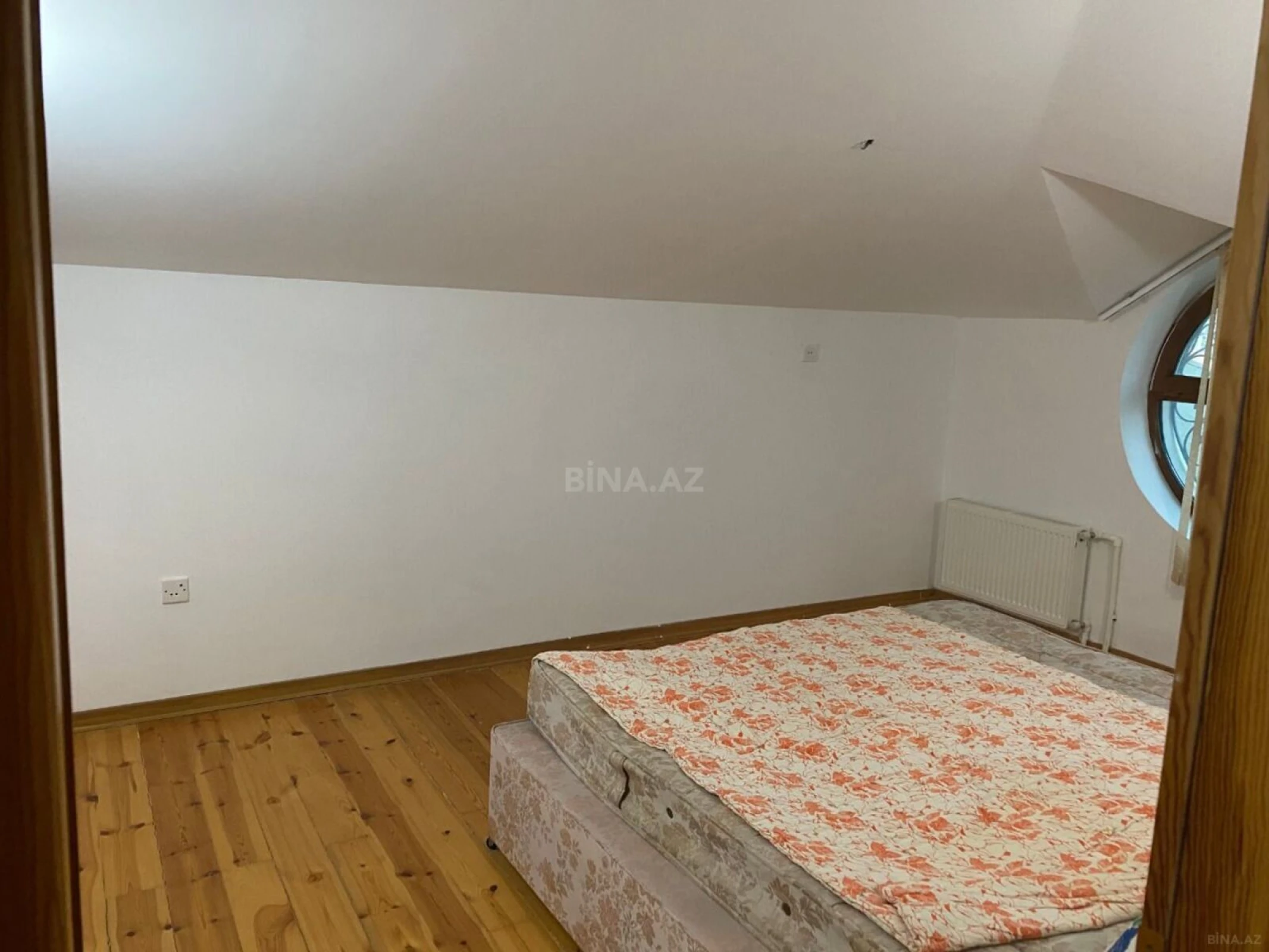 Kirayə verilir 9 otaqlı həyət evi 450 m²