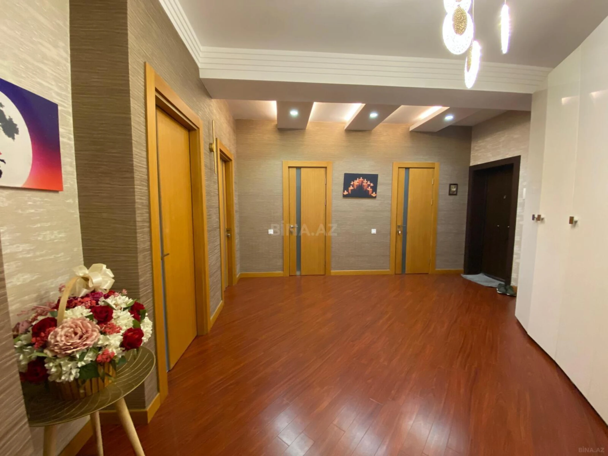 Satılır 2 otaqlı mənzil 113 m²