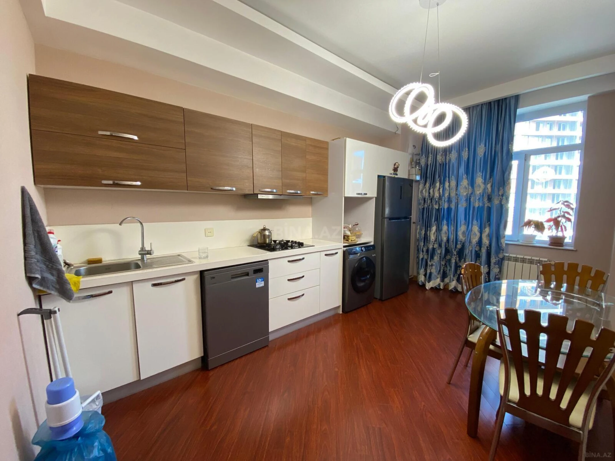 Satılır 2 otaqlı mənzil 113 m²
