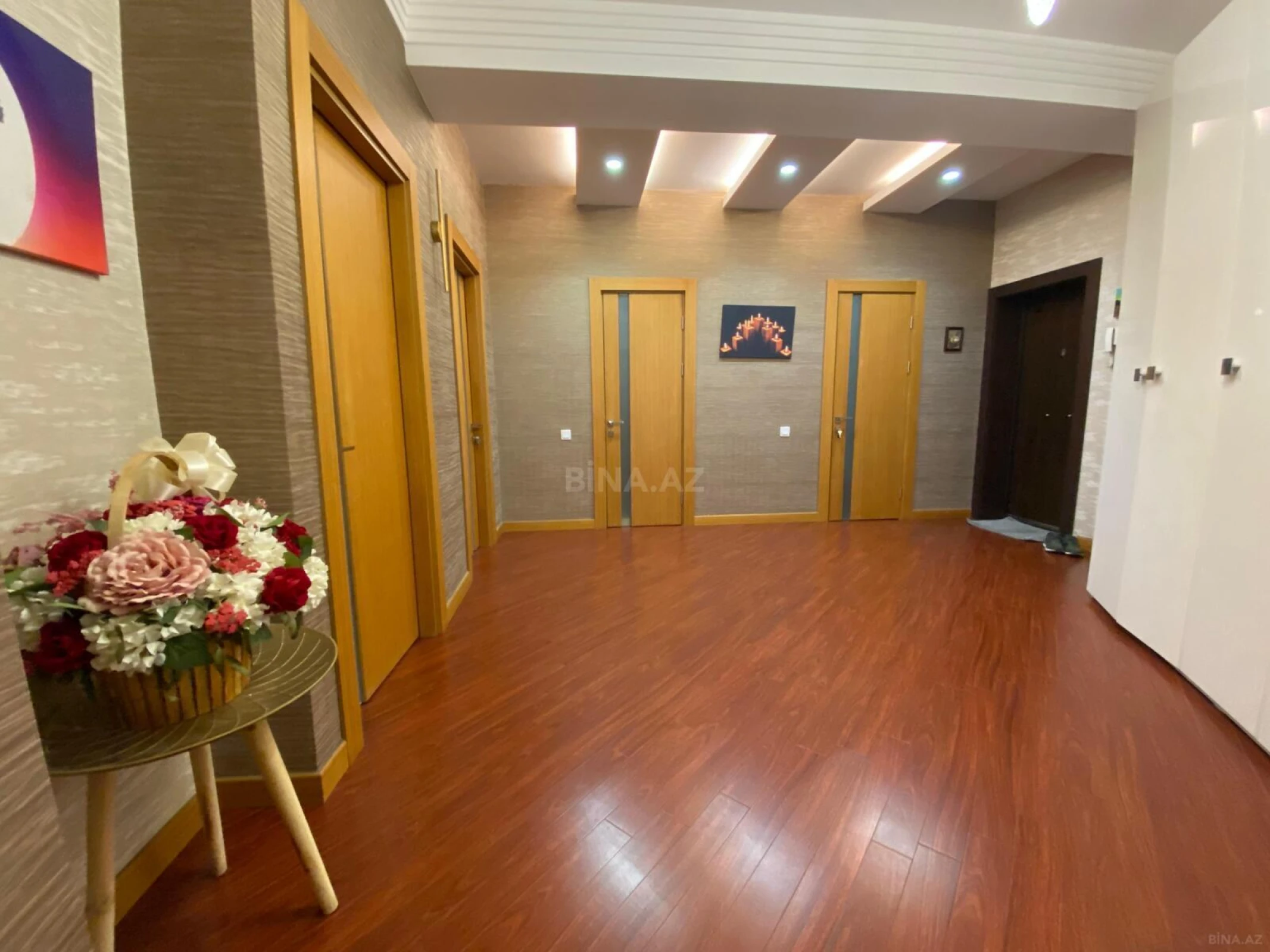 Satılır 2 otaqlı mənzil 113 m²