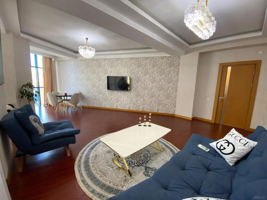 Satılır 2 otaqlı mənzil 113 m²