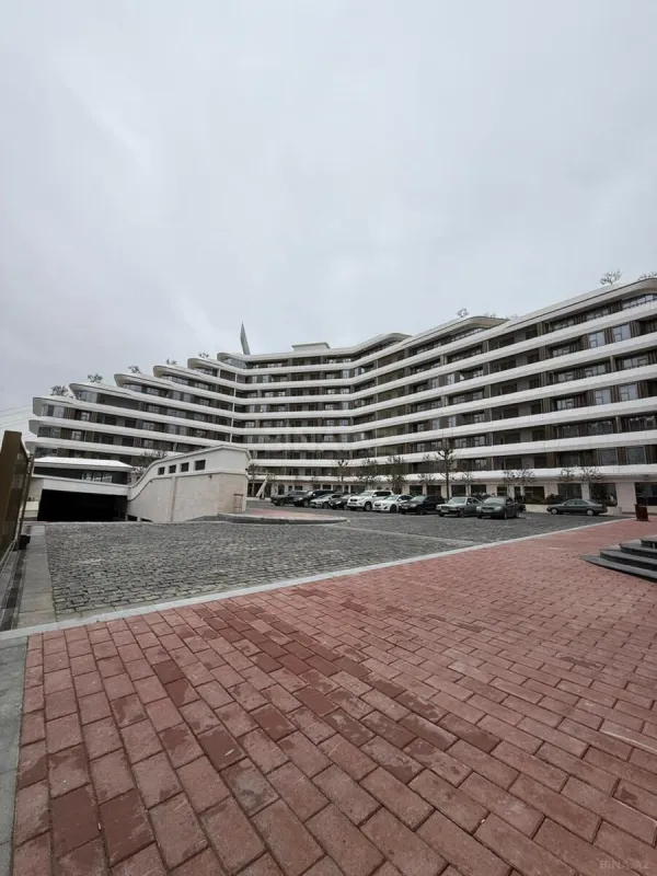 Satılır 2 otaqlı mənzil 75 m²