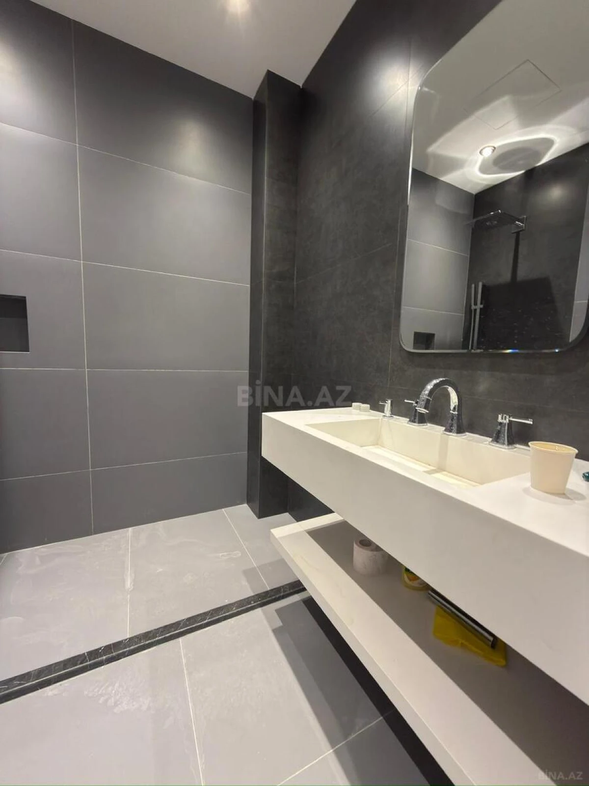 Satılır 2 otaqlı mənzil 75 m²