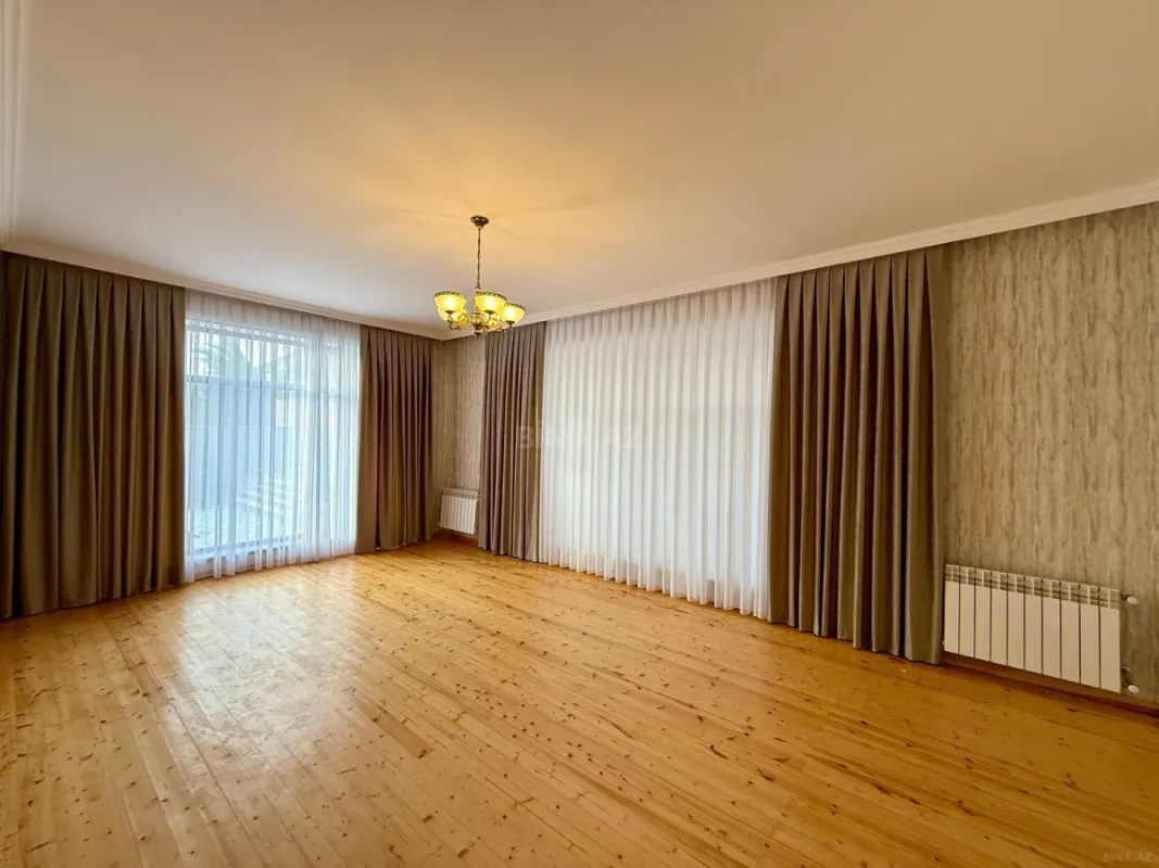 Satılır 6 otaqlı həyət evi 240 m²