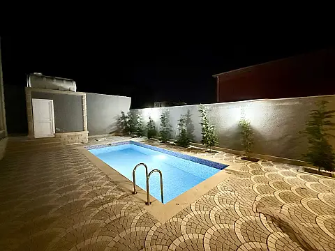 Satılır 6 otaqlı həyət evi 240 m²