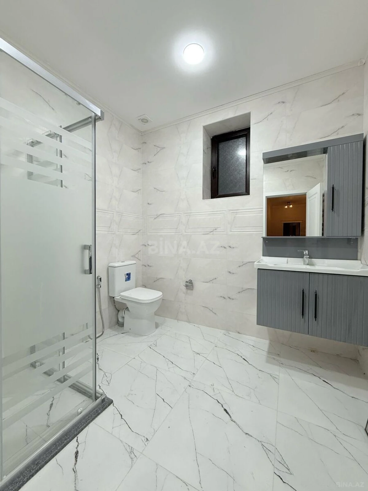 Satılır 6 otaqlı həyət evi 240 m²