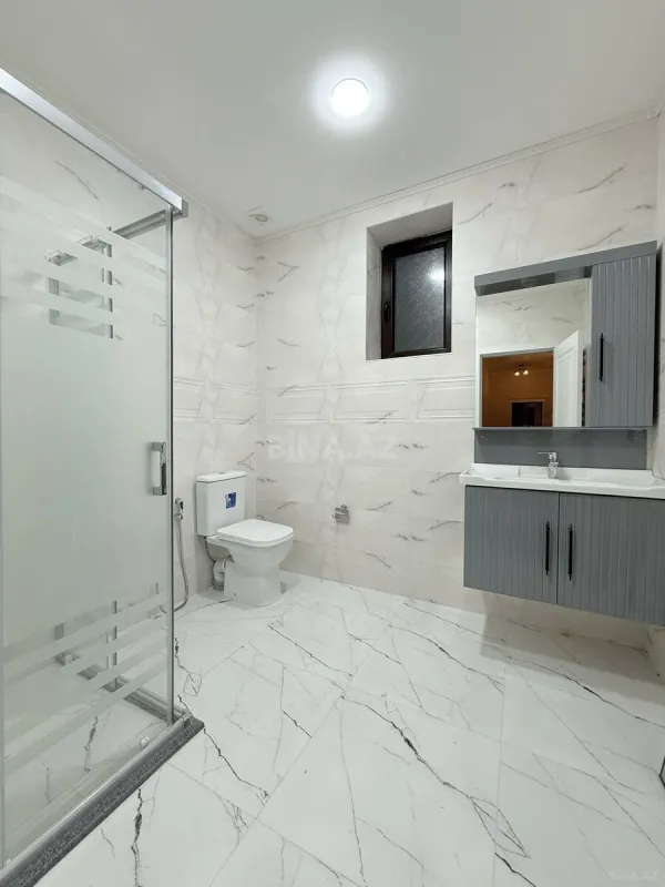 Satılır 6 otaqlı həyət evi 240 m²