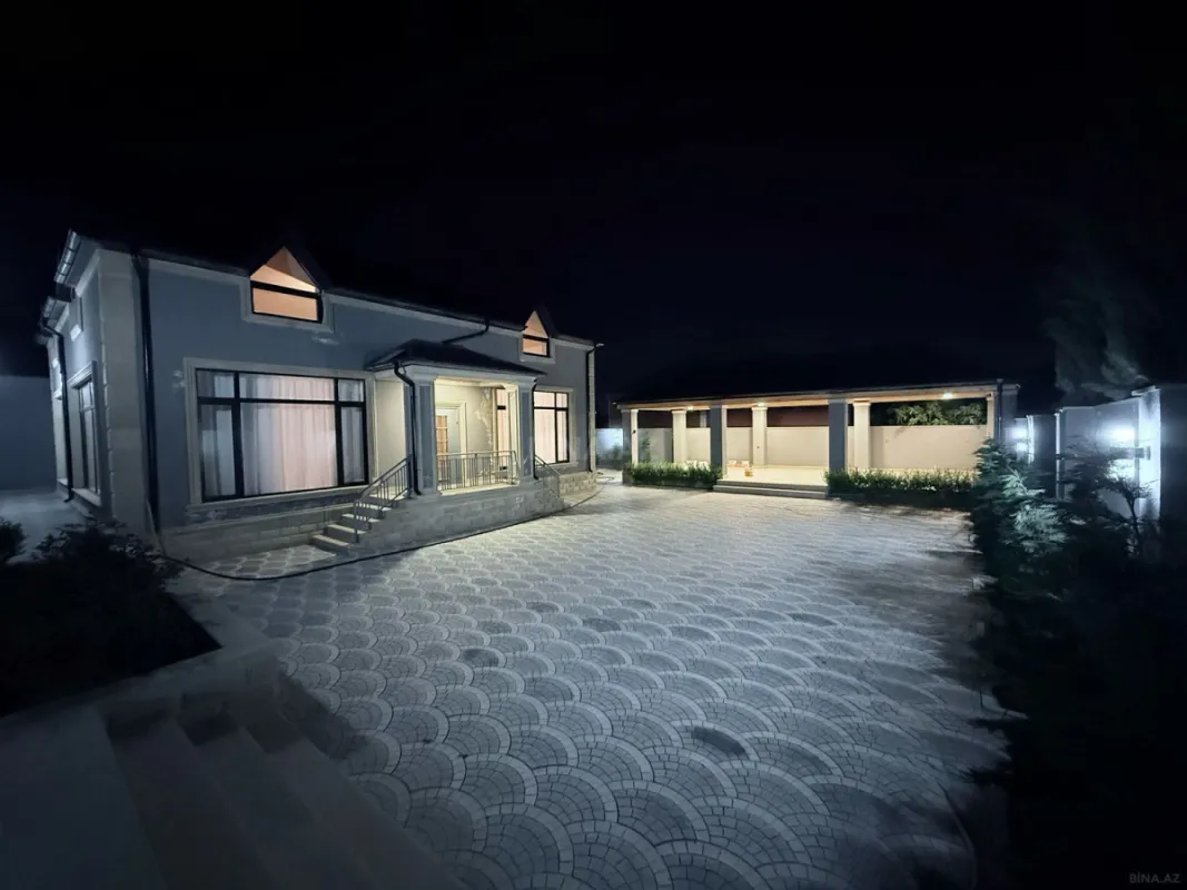 Satılır 6 otaqlı həyət evi 240 m²