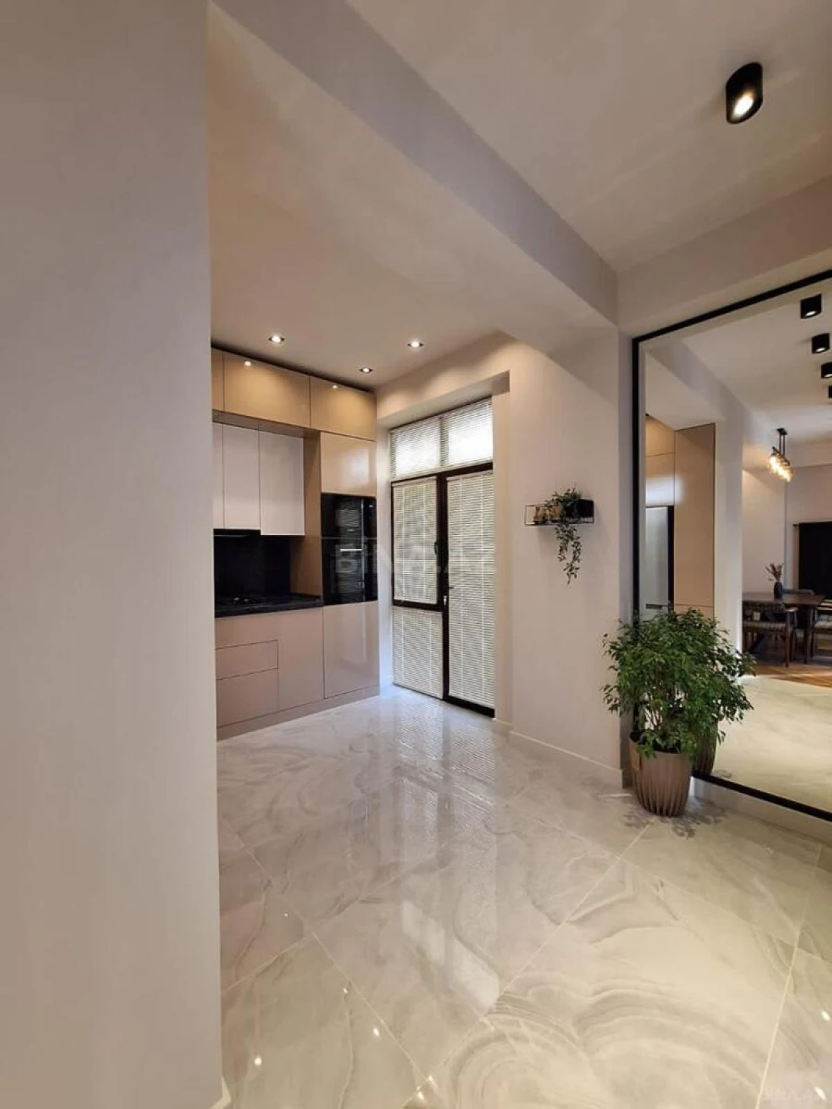 Kirayə verilir 2 otaqlı mənzil 100 m²