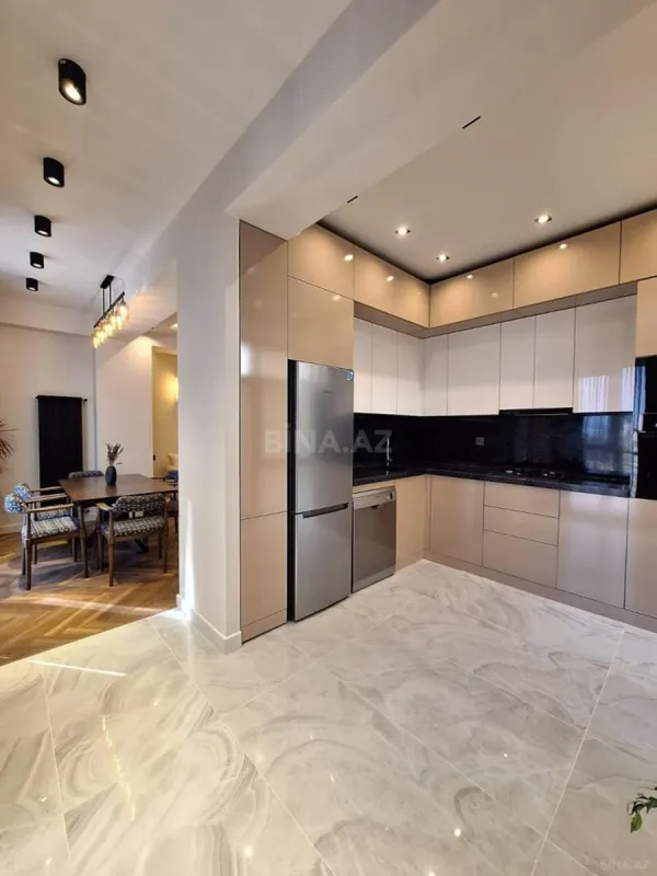 Kirayə verilir 2 otaqlı mənzil 100 m²