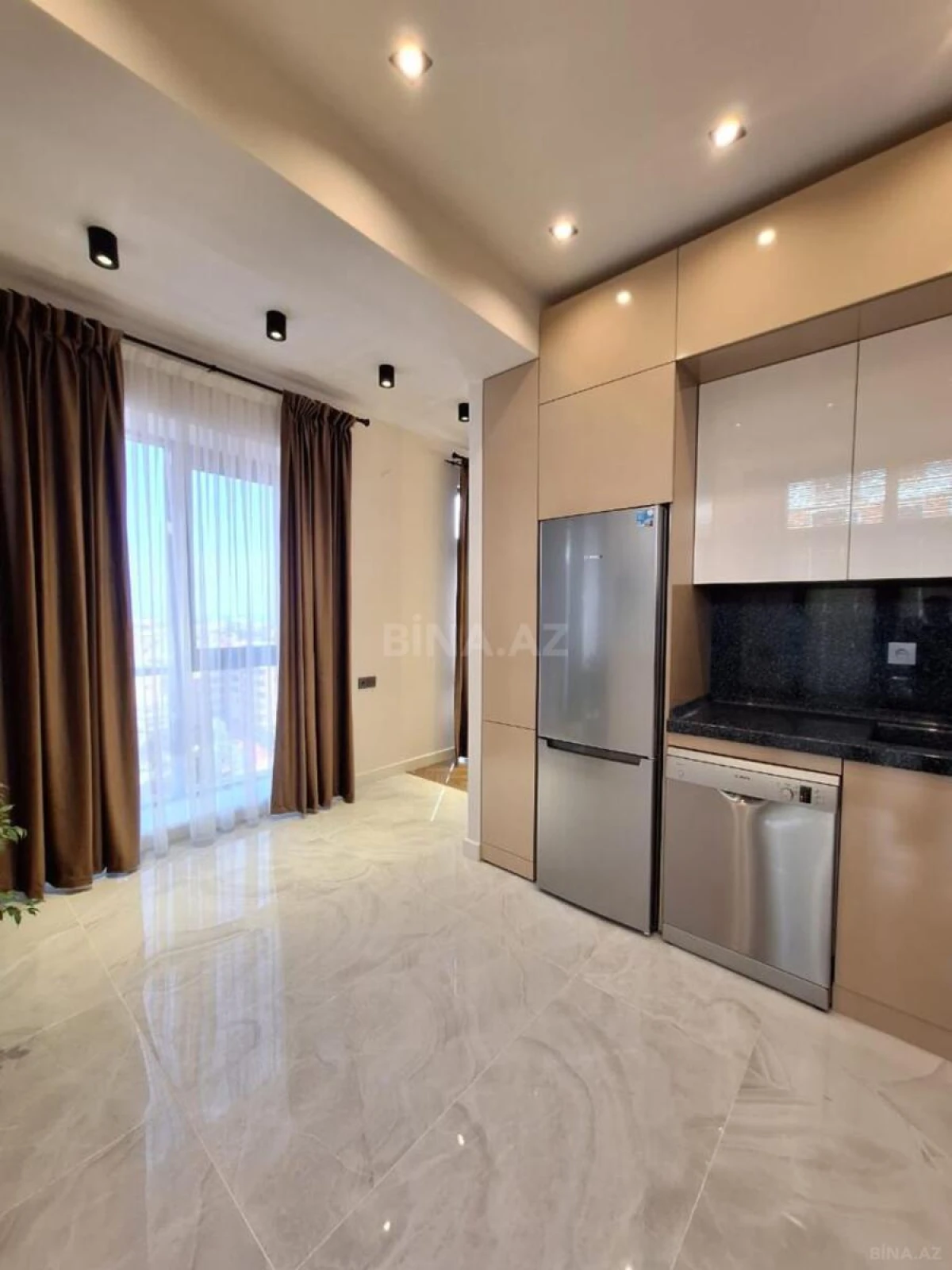 Kirayə verilir 2 otaqlı mənzil 100 m²
