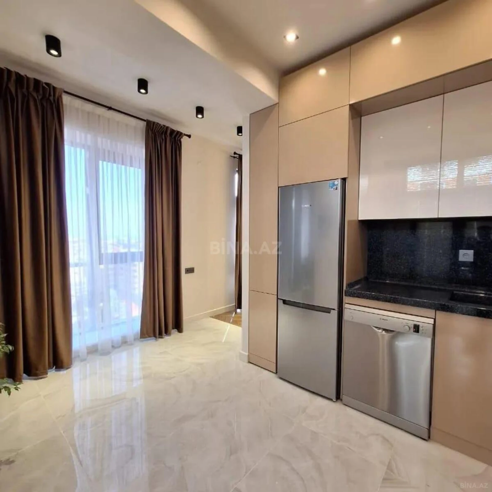 Kirayə verilir 2 otaqlı mənzil 100 m²