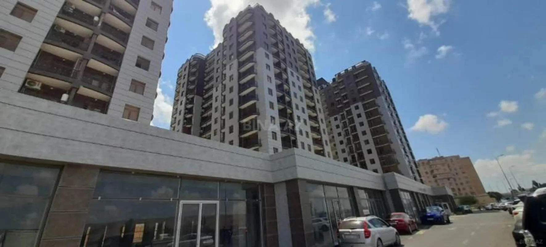 Satılır 3 otaqlı mənzil 127 m²