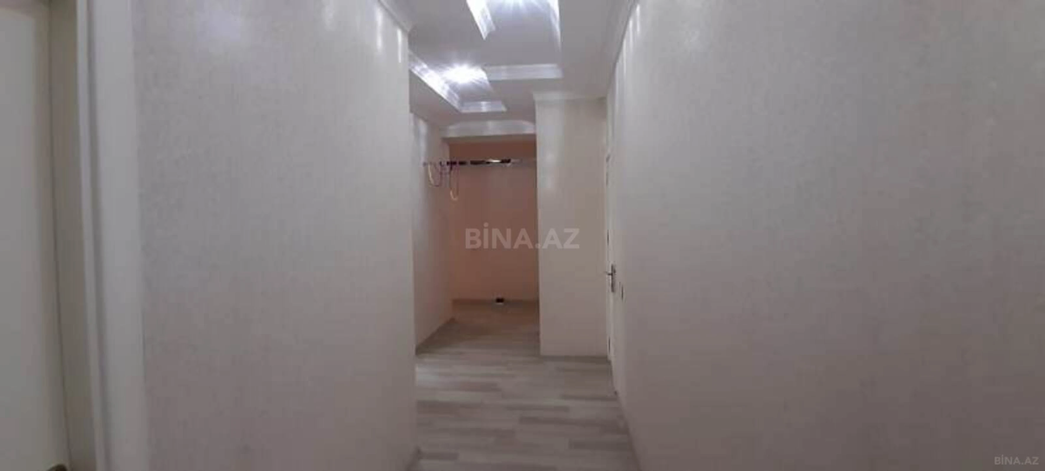 Satılır 3 otaqlı mənzil 127 m²