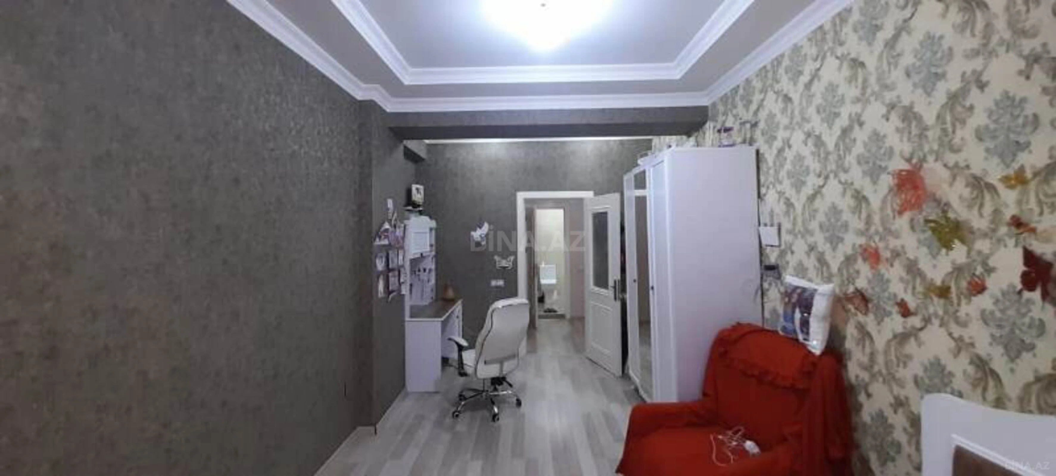 Satılır 3 otaqlı mənzil 127 m²
