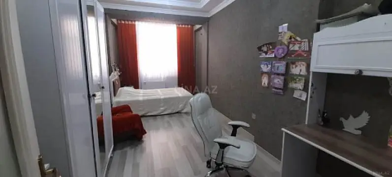 Satılır 3 otaqlı mənzil 127 m²
