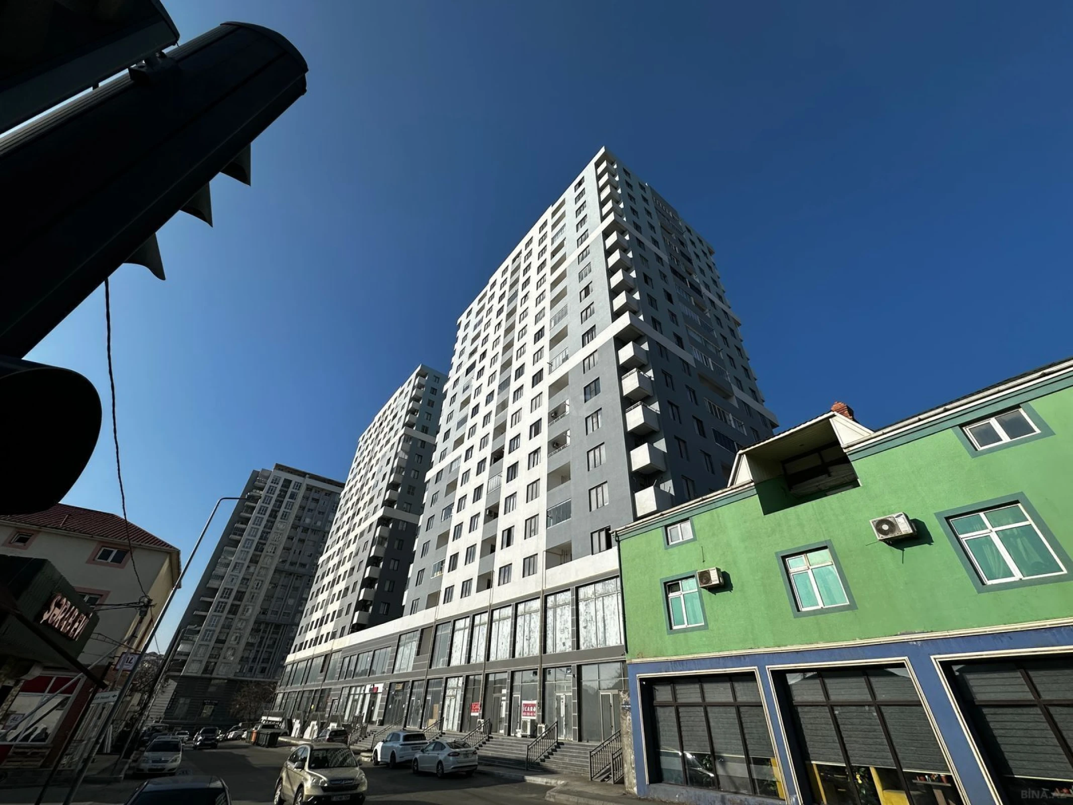 Satılır 3 otaqlı mənzil 110 m²