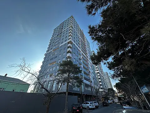 Satılır 3 otaqlı mənzil 110 m²