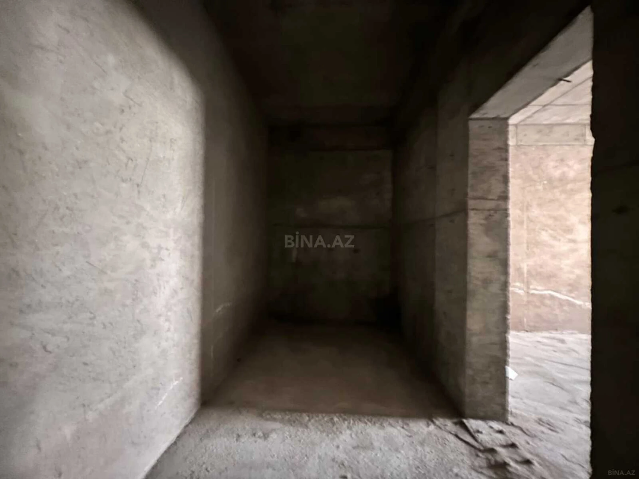 Satılır 3 otaqlı mənzil 154 m²