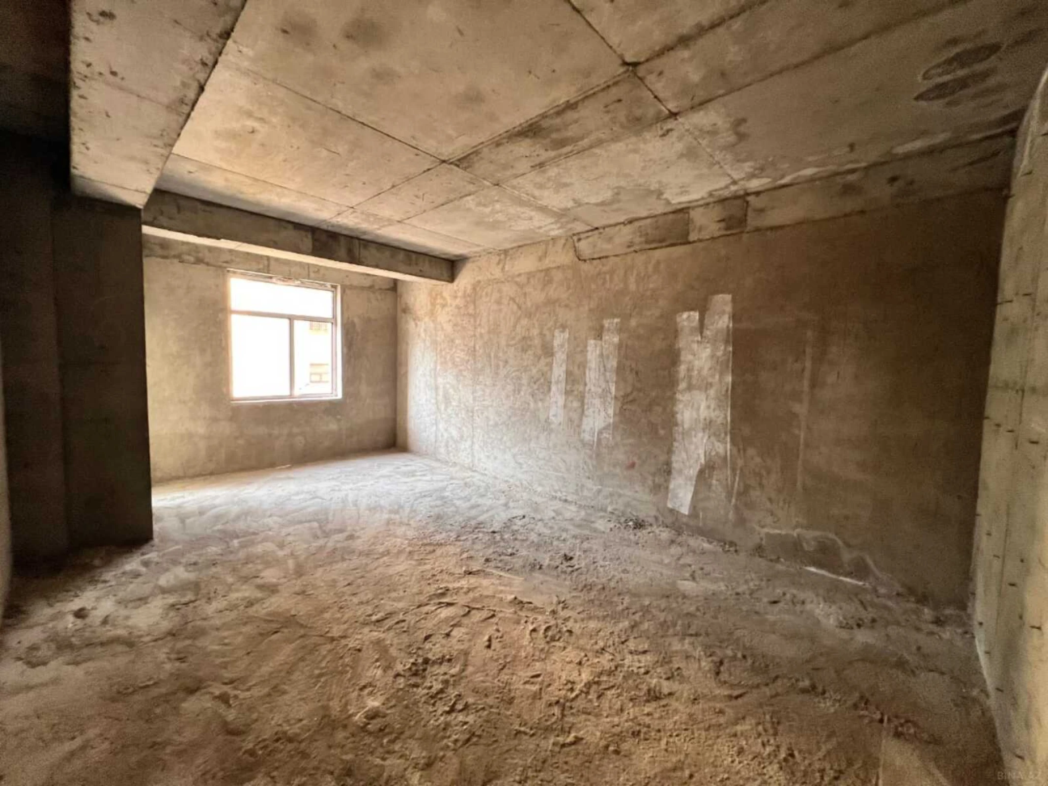 Satılır 3 otaqlı mənzil 154 m²