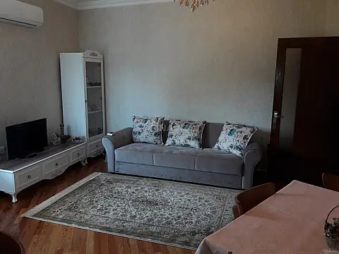 Satılır 1 otaqlı mənzil 40 m²