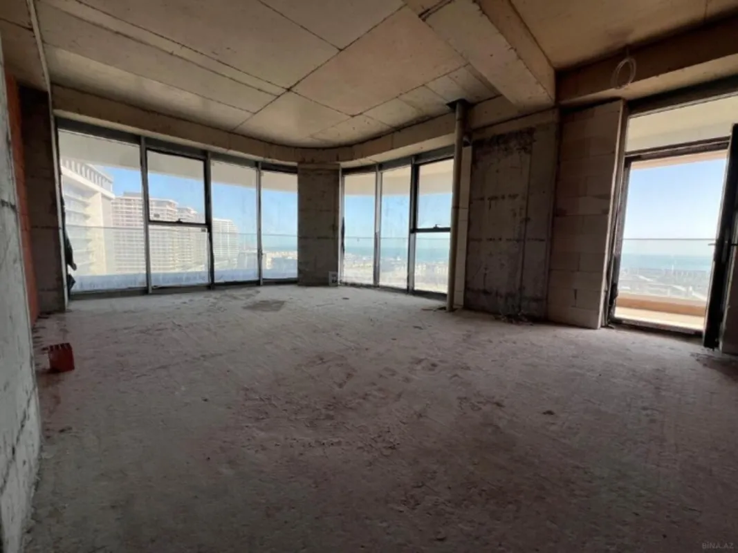 Satılır 3 otaqlı mənzil 187 m²