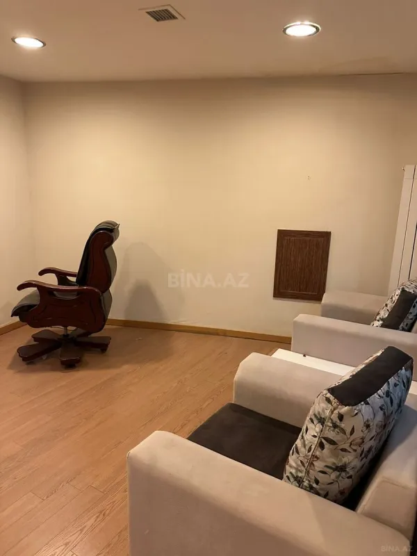 Kirayə verilir 5 otaqlı ofis 230 m²