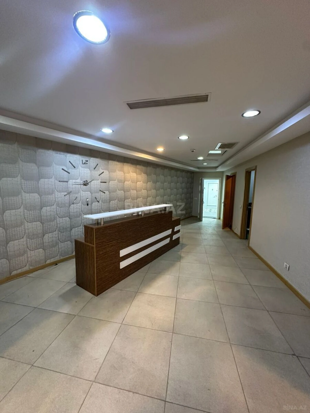 Kirayə verilir 5 otaqlı ofis 230 m²