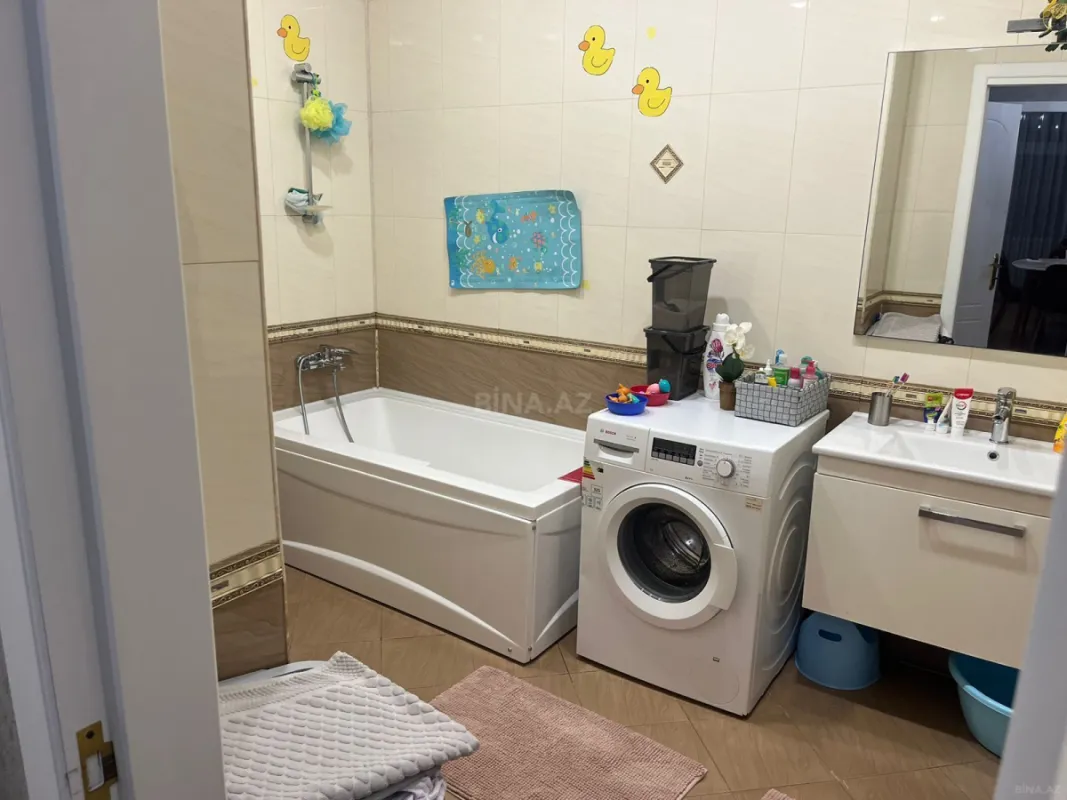 Satılır 3 otaqlı mənzil 150 m²