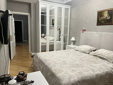 Satılır 3 otaqlı mənzil 150 m²