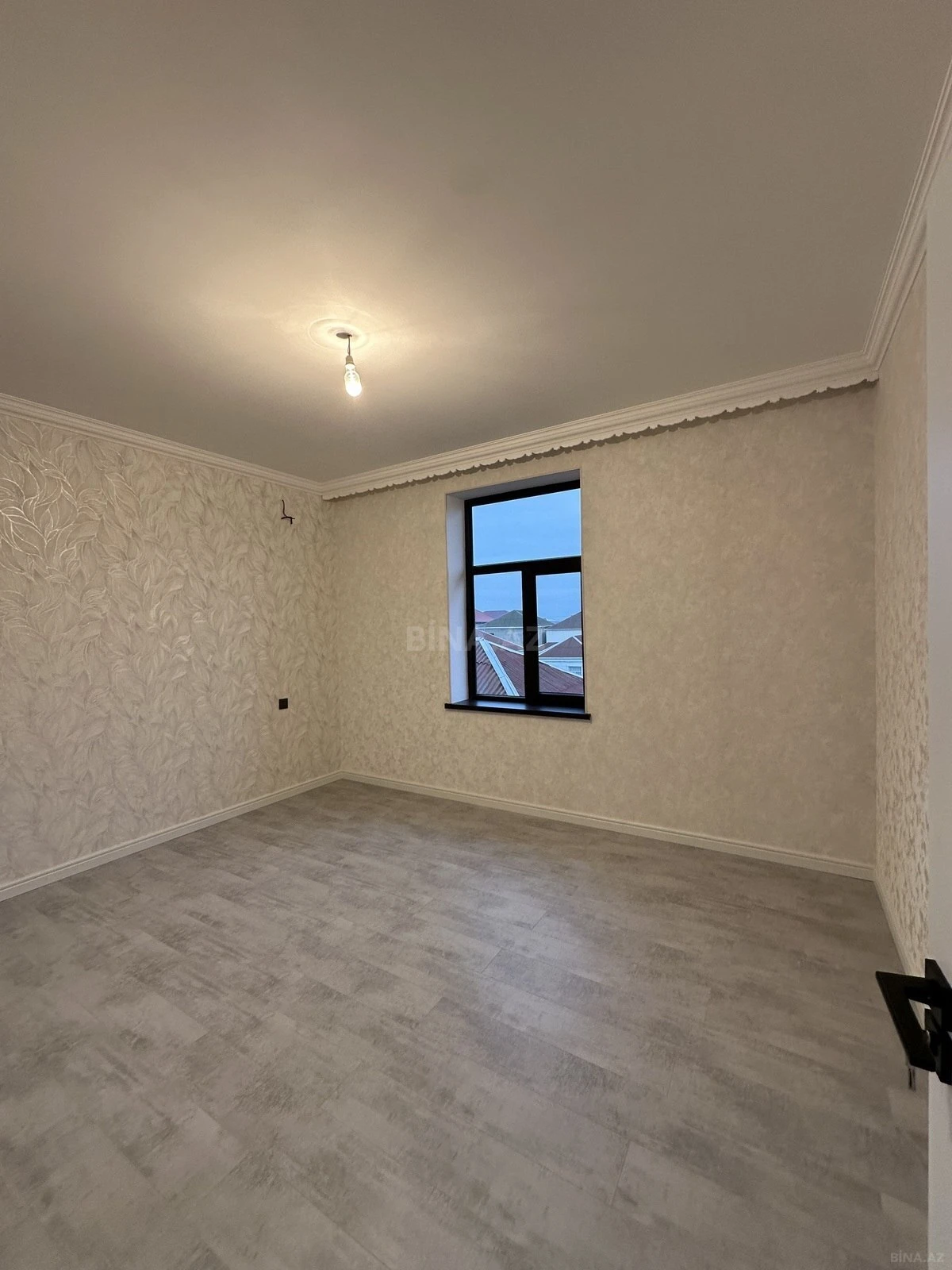 Satılır 6 otaqlı həyət evi 280 m²