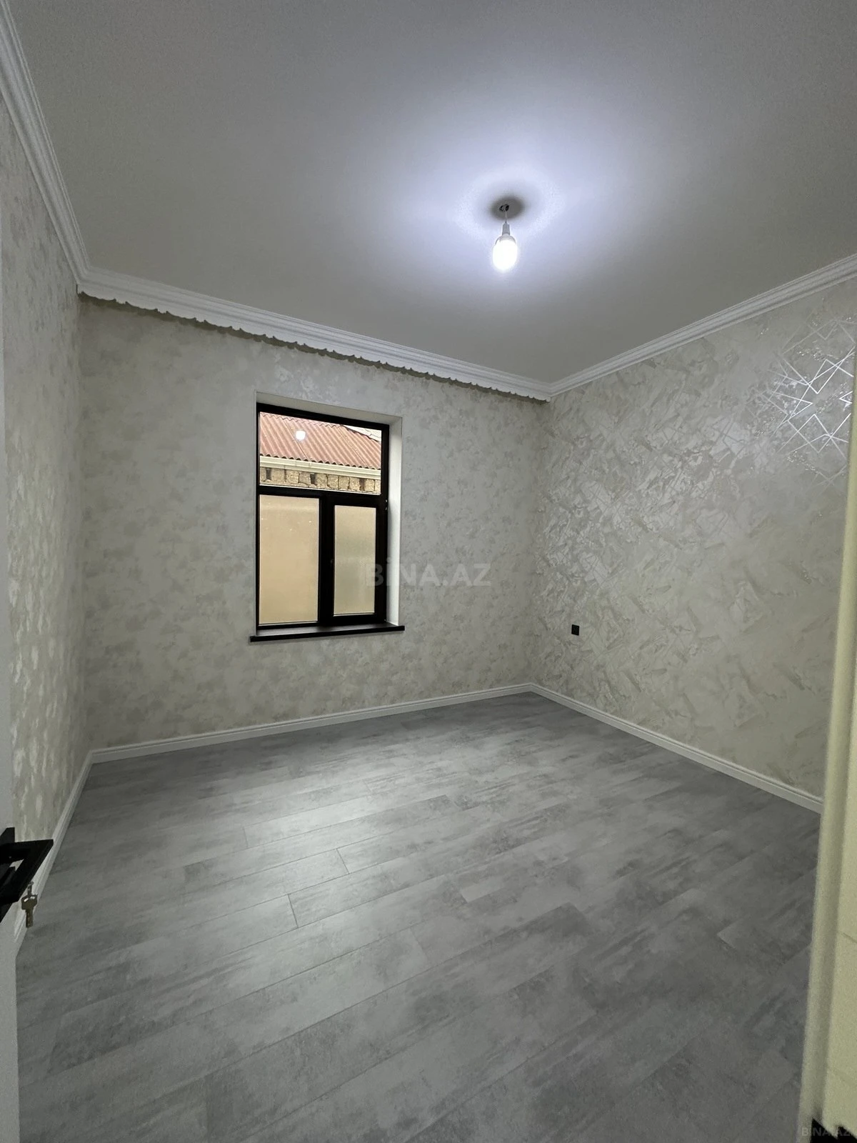 Satılır 6 otaqlı həyət evi 280 m²