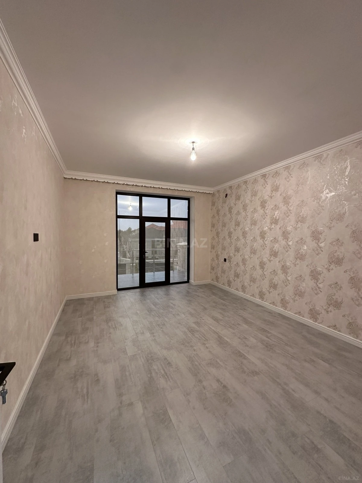 Satılır 6 otaqlı həyət evi 280 m²