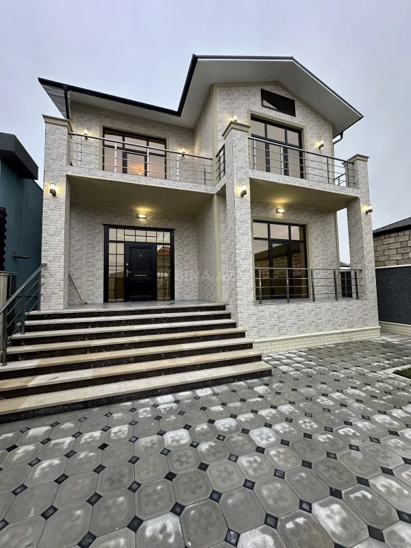 Satılır 6 otaqlı həyət evi 280 m²