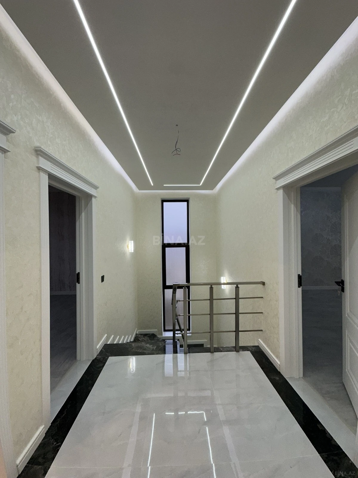 Satılır 6 otaqlı həyət evi 280 m²