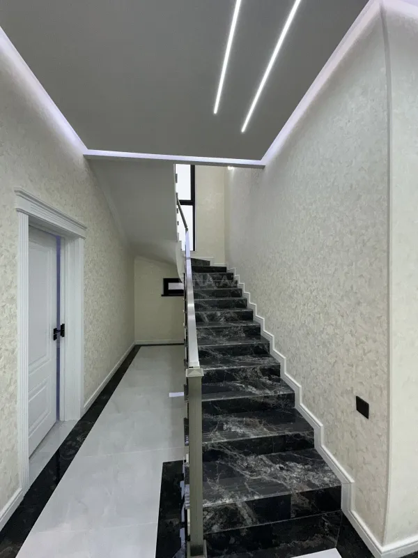 Satılır 6 otaqlı həyət evi 280 m²