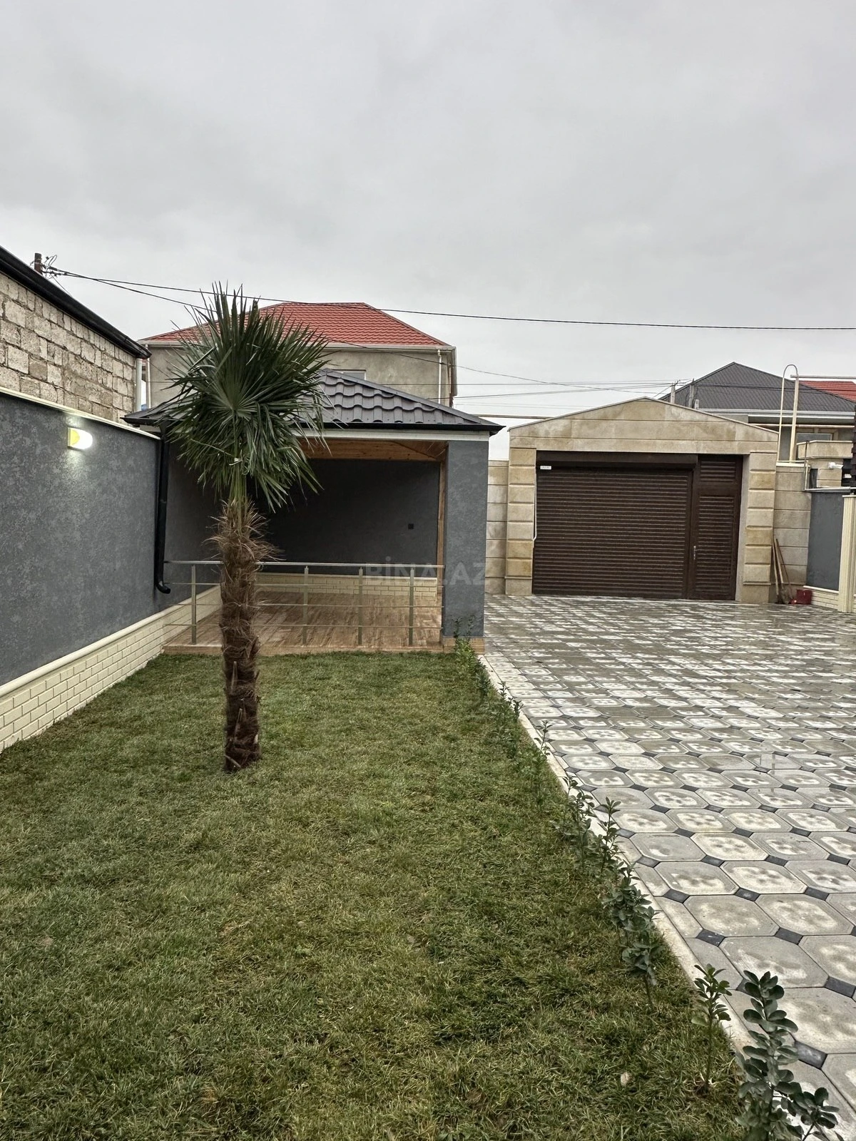 Satılır 6 otaqlı həyət evi 280 m²