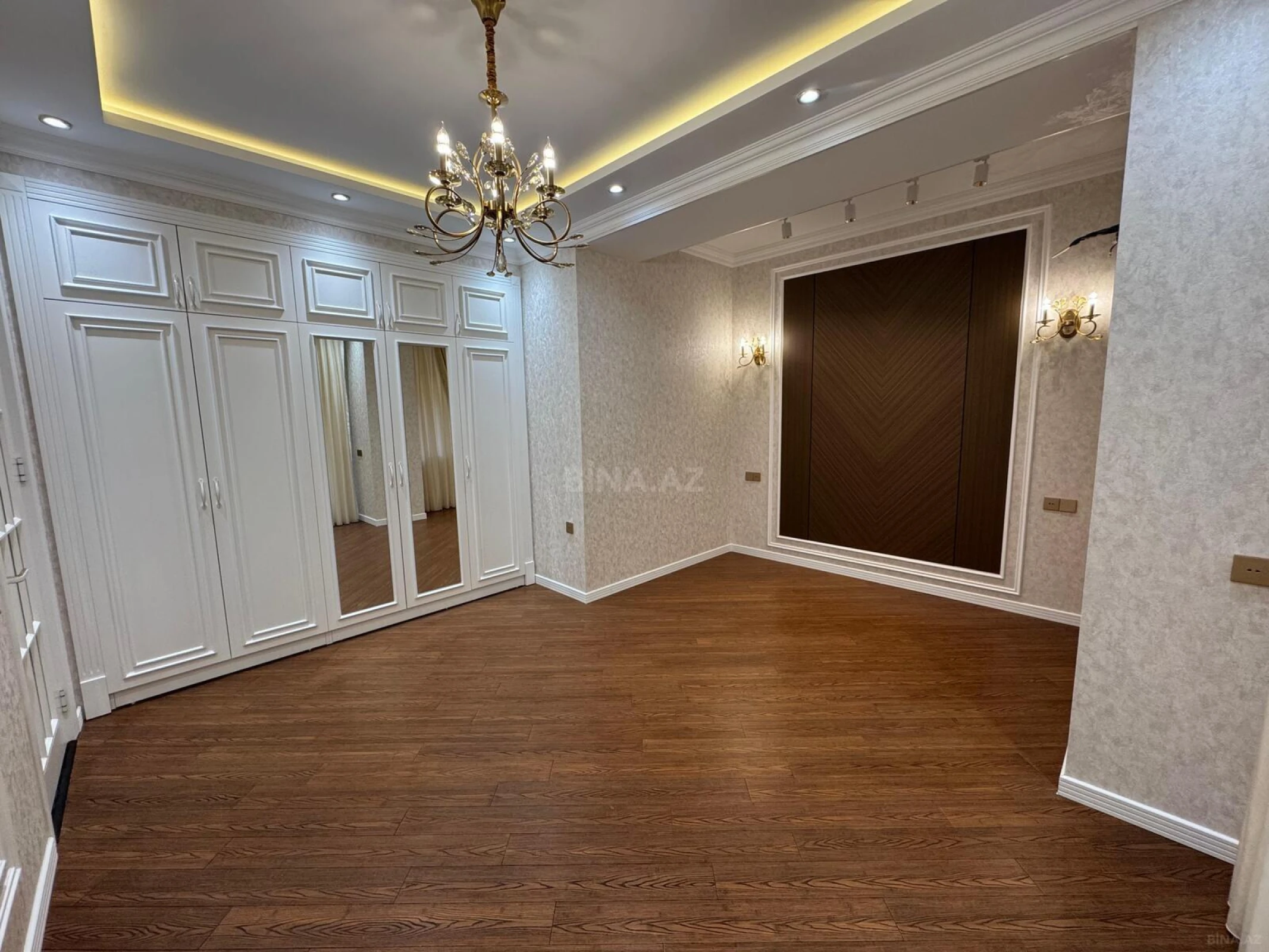 Satılır 3 otaqlı mənzil 105 m²