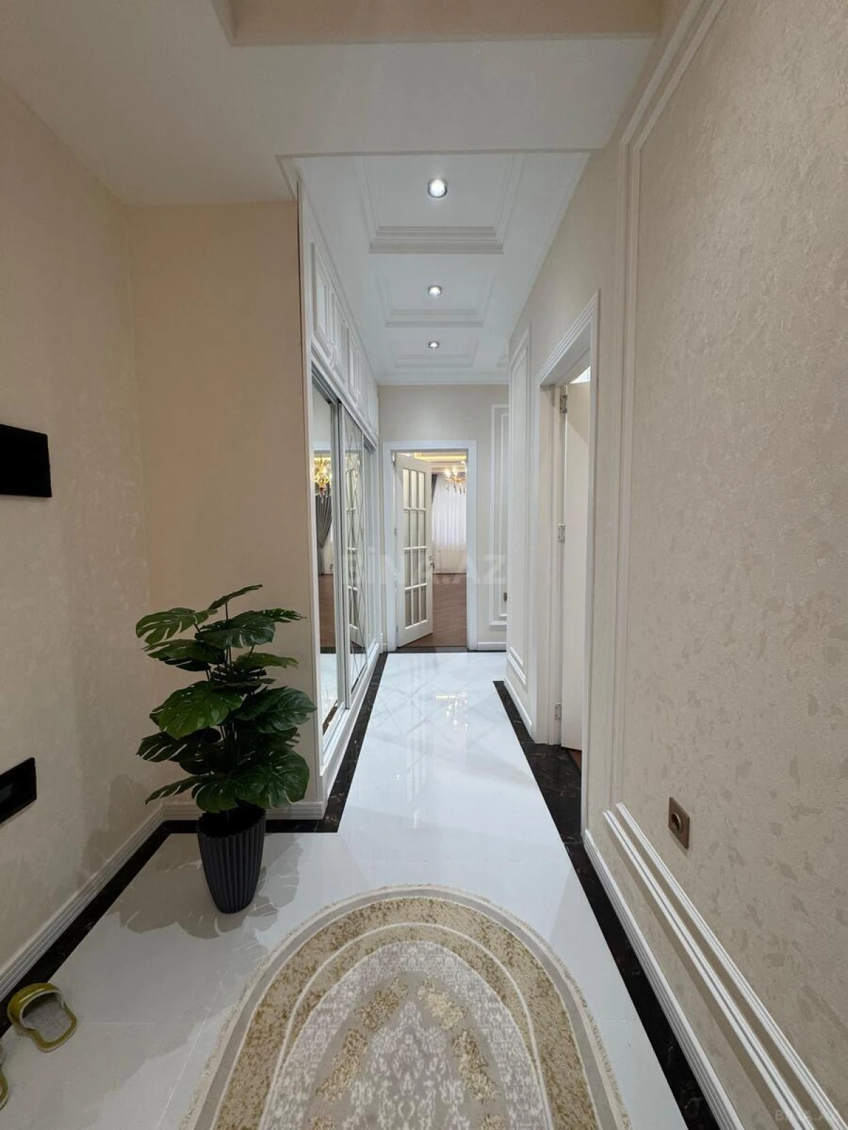 Satılır 3 otaqlı mənzil 105 m²