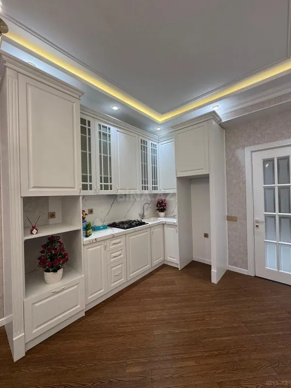 Satılır 3 otaqlı mənzil 105 m²