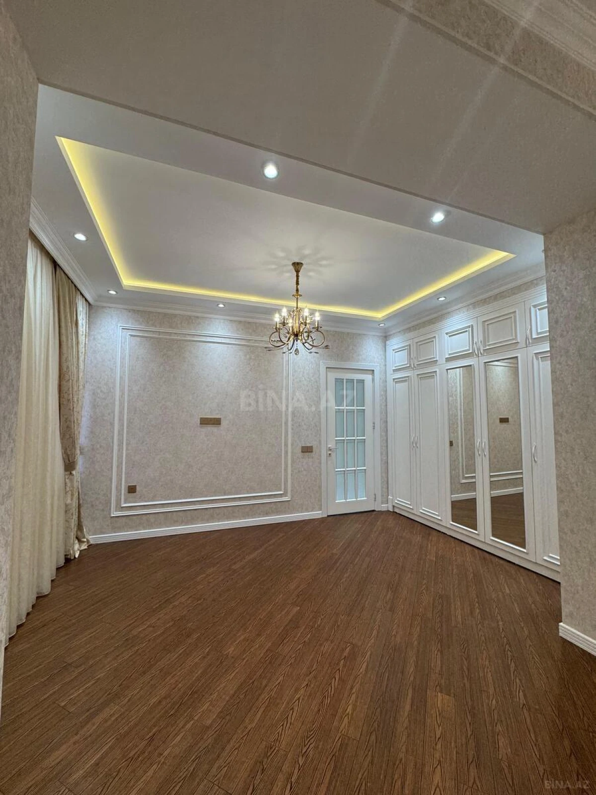 Satılır 3 otaqlı mənzil 105 m²
