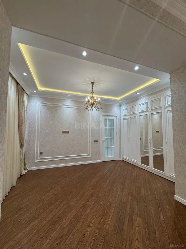 Satılır 3 otaqlı mənzil 105 m²