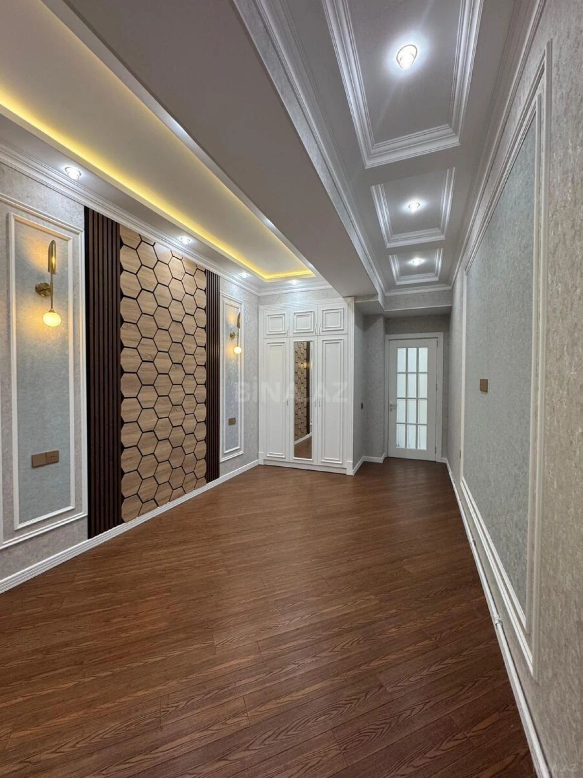 Satılır 3 otaqlı mənzil 105 m²