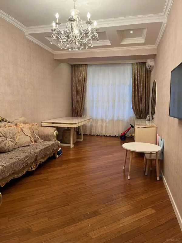 Satılır 3 otaqlı mənzil 108 m²