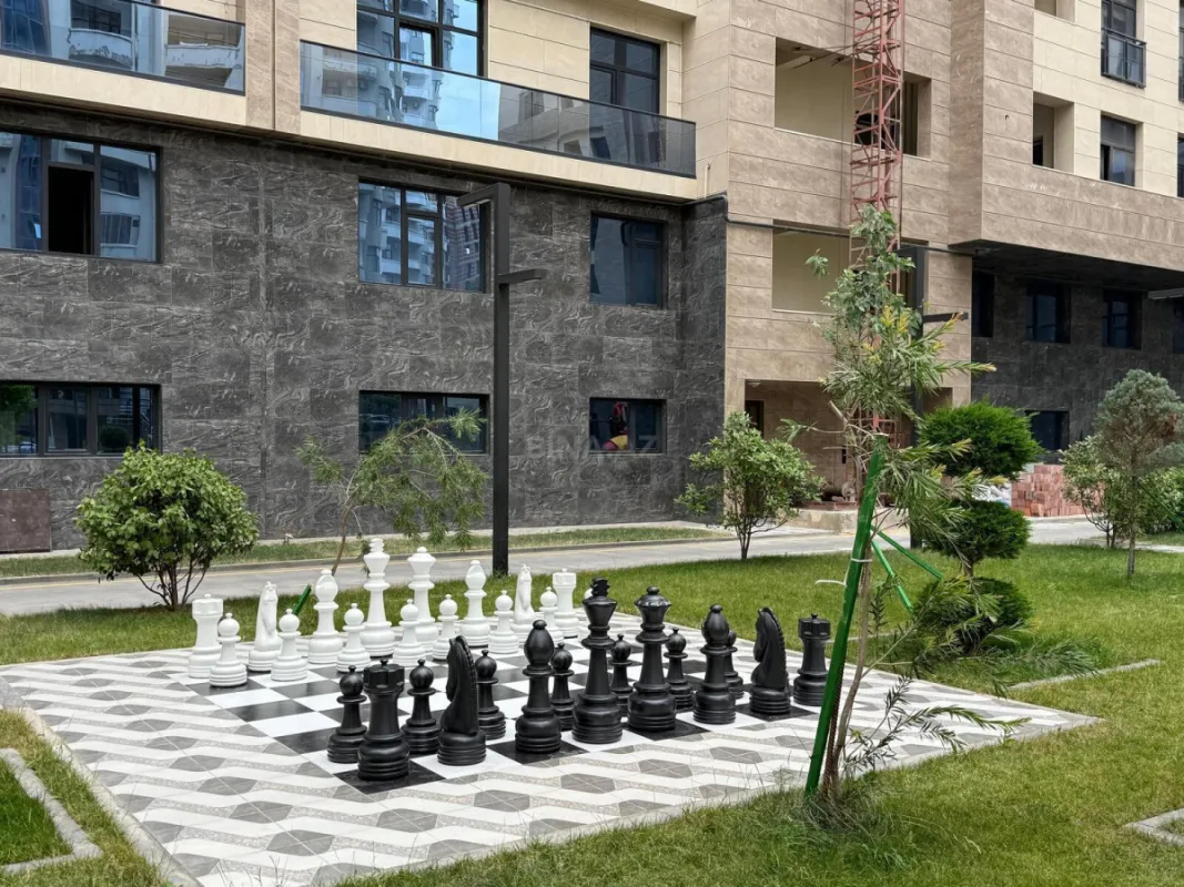 Satılır 3 otaqlı mənzil 98 m²