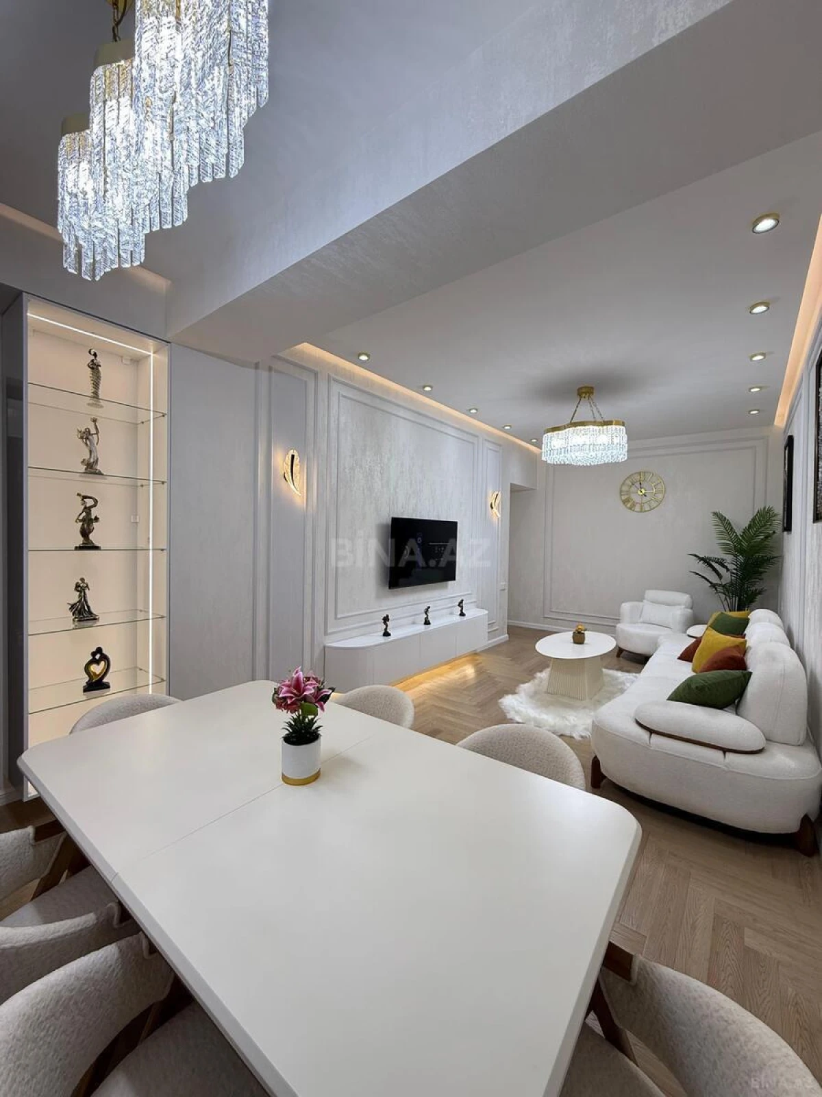 Satılır 3 otaqlı mənzil 98 m²