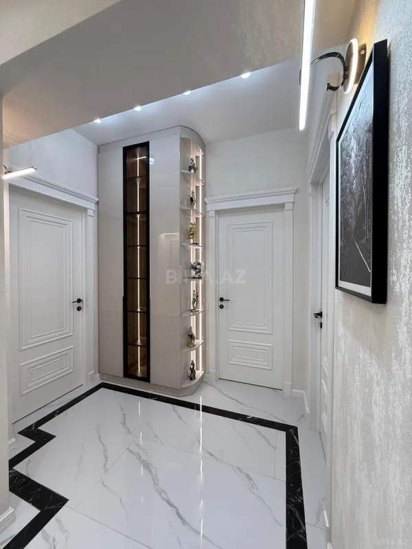 Satılır 3 otaqlı mənzil 98 m²