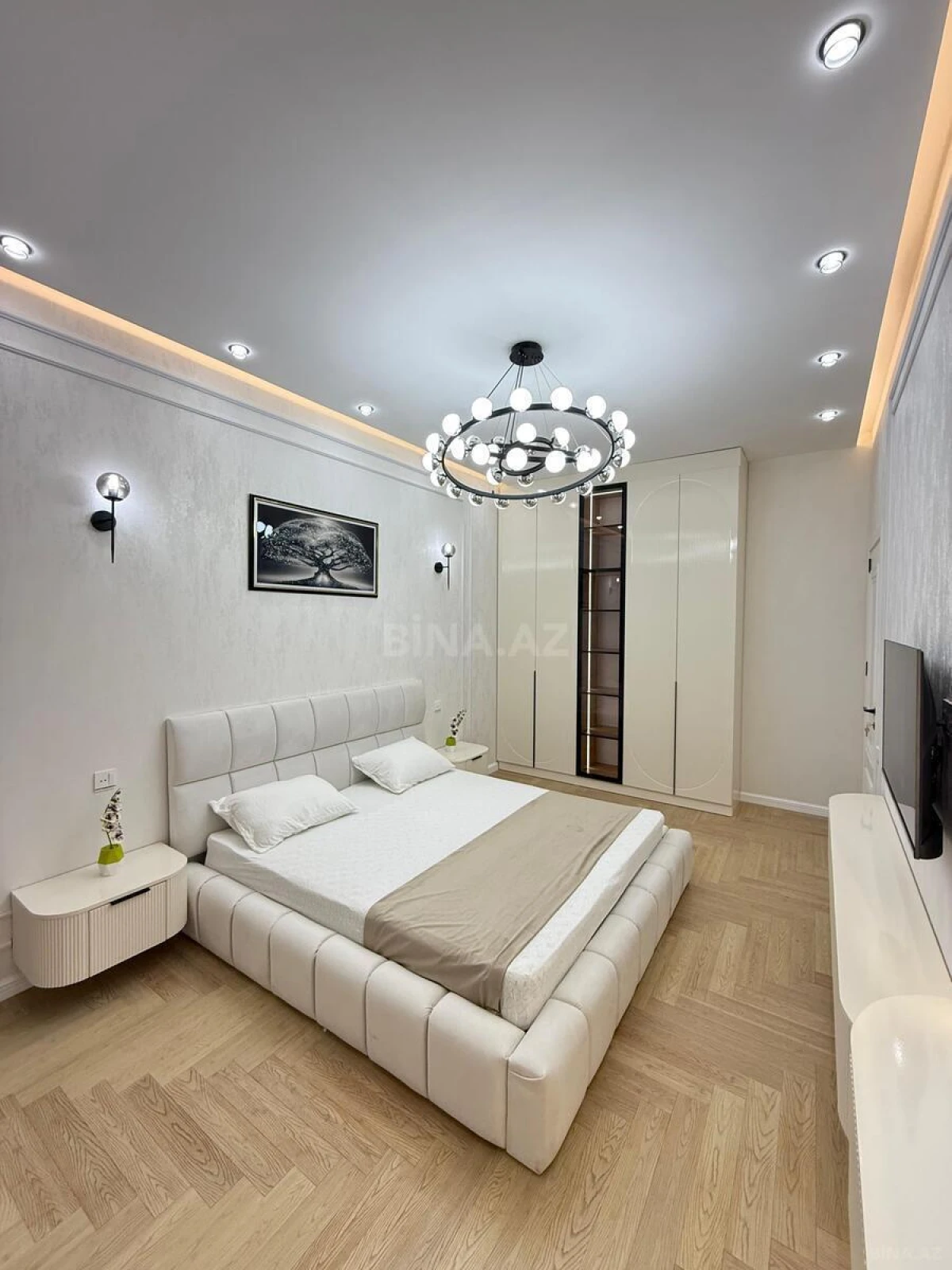 Satılır 3 otaqlı mənzil 98 m²