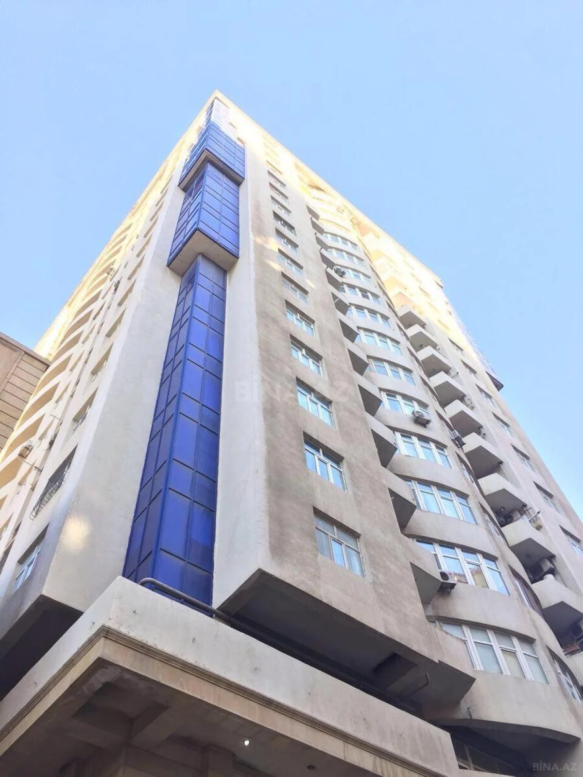 Satılır 3 otaqlı mənzil 165 m²